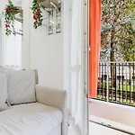 Elegant And Comfortable Mini Studio