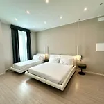Cadorna Luxury Hotel