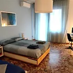 2 Minimal Rooms