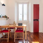 Giulio Flexyrent Apartment