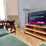 Milano Center Apartment In Shopping And Living Area With Ac, Wifi, Steps From M1 And Airport And Fiera Milano Link