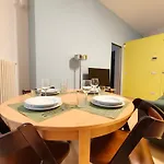 Milano Center Apartment In Shopping And Living Area With Ac, Wifi, Steps From M1 And Airport And Fiera Milano Link