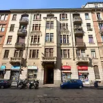 Vintage House - 2 Minutes Walk From Central Station