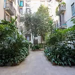 Vintage House - 2 Minutes Walk From Central Station