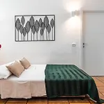 Classbnb - Two Apartments 400 Meters From The Duomo