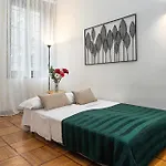 Classbnb - Two Apartments 400 Meters From The Duomo