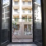 Wonderful Downtown Apartment-Hd Netflix, King-Size Bed, Two Minutes\' Walk From Metro