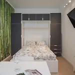 Modern & Functional Studio Steps From Bosco Verticale & Gae Aulenti