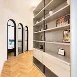 Cool And Big Central Apartment Duomo - White