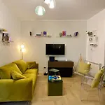 Moderno Bilocale Con Ampio Balcone