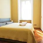 Wonderful Downtown Apartment-Hd Netflix, King-Size Bed, Two Minutes\' Walk From Metro