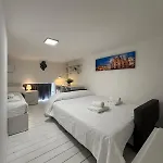 Elegant 3 - Level Loft - 3 Bedrooms, 3 Baths, Fast Wi-Fi