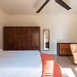 Spacious And Bright Studio Apartment In The City Center