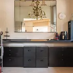 Spacious And Bright Studio Apartment In The City Center
