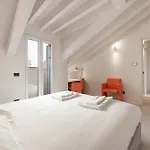10 Min Walk From Prada, Bocconi And Metro