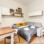 Charming Flat - Navigli, Duomo