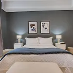 Easylife - Elegante e rifinito appartamento vista Duomo in Piazza San Babila