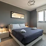 New Apartment With 4 Bedrooms