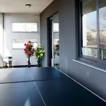 Altido Victorian Apt For 2 With Balcony And Free Parking