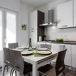 Stayeasy Filzi11 - 3 Bedrooms, 2 Baths - Central Station
