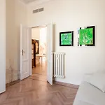 House Of Art Giovio