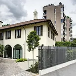 T7