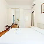 S. Maria Valle Central Roomy Flat