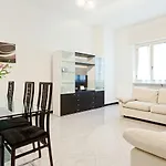 S. Maria Valle Central Roomy Flat