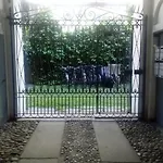 Central Apartment With Garden