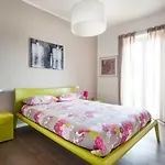 Milano Lush Contemporary Flat
