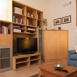 Elegant Apartment In Sant\'Ambrogio