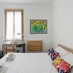 Comfortable Family Group Apartment Via Paruta