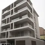 Design & New Center Apartments