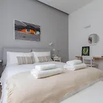 Luxury And Spacious Apartment