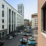 Wide And Bright Two Bedroom Apartment- Via Freguglia