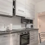 Guesthero Apartment Milano - Porta Genova M2