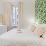 New & Cozy Apt In Porta Romana