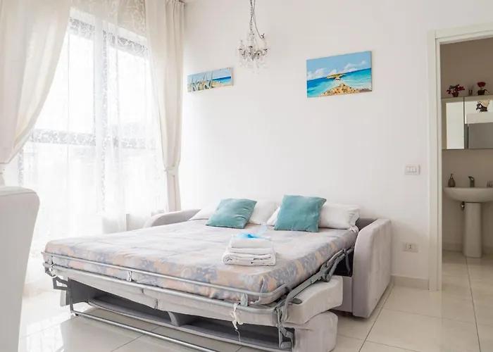 The Best Rent - Spacious Apartment With Balcony In Viale Monza