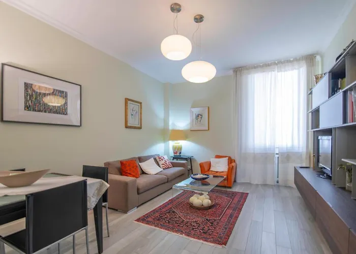 Comfy-Cozy 2 Bedroom-Via Boscovich