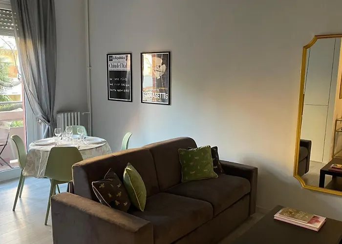 Stilish Apartment Few Steps From The Underground