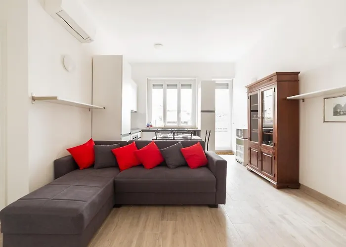 Sant\'Ambrogio Bright Apartment With Terrace