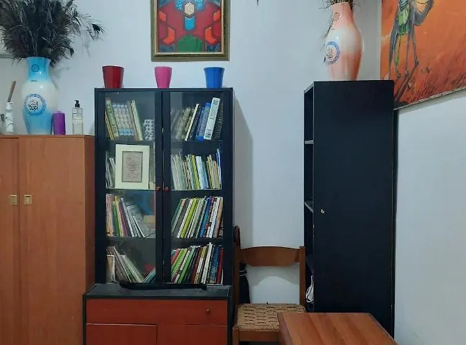 Nice And Quiet Accommodation In The City Center