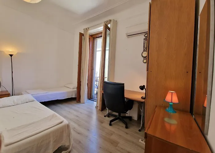 Private Room In A Quiet Apartment In The City Center