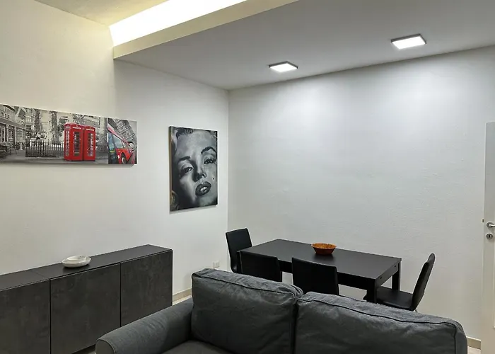 Modern Cenisio Apartment - Self Check-In & Parking