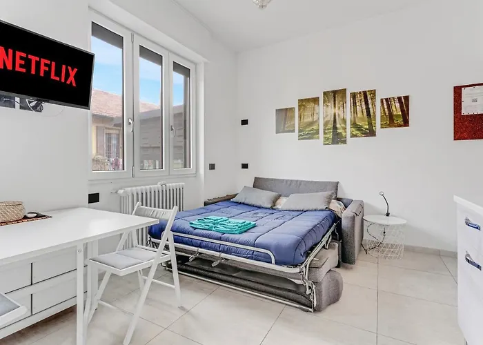 Metro M1 - Smart Home, Fast Free Wifi & Netflix