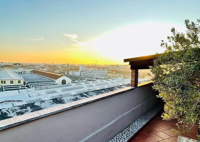 Milan Rooftop- Tetto Su Milano