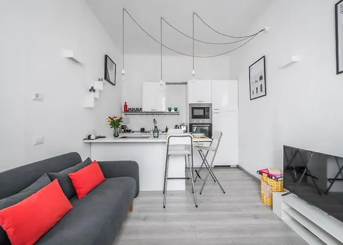The Minimal Chic Home - Isola District