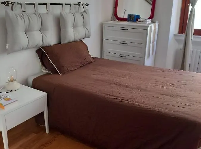Gam Gam Isola Room Rent