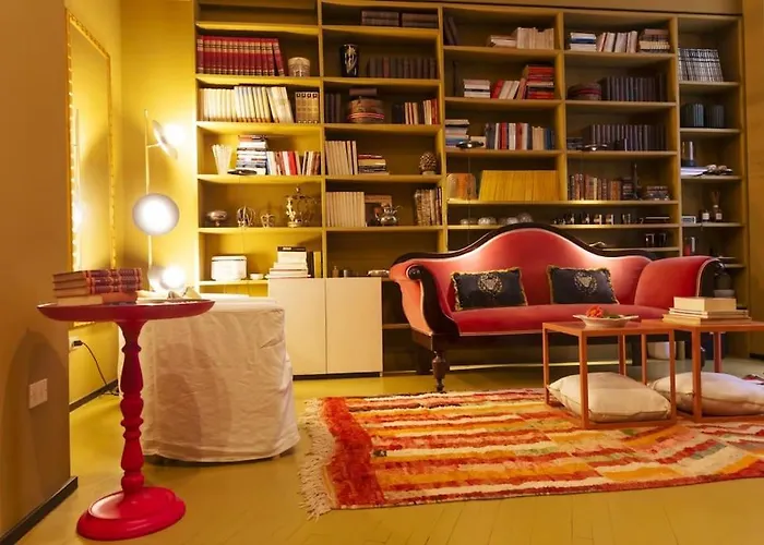Luxury Bohemian Suite With Private Garden In Milan