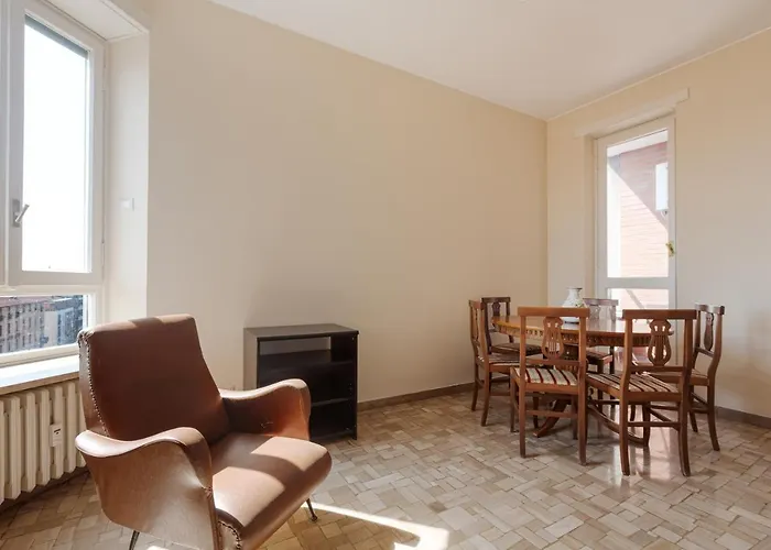 Milano - Roomy Apartment 300 M From M3 Affori Fn!